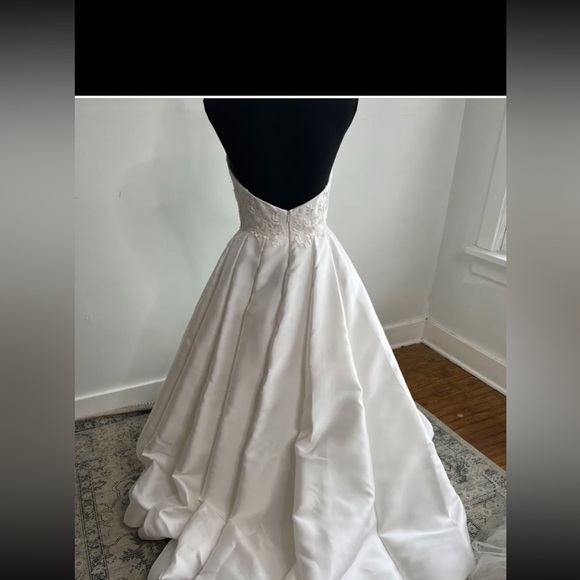 Liancarlo “Margaret” Style 7883 Italian Silk Mikado - Picture 2 of 4